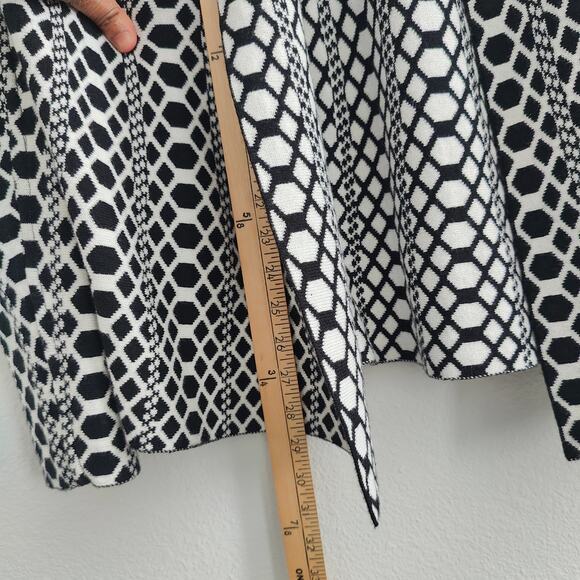 Chico's Size 1 US Med Black White Circle Geo Print Open Front Cardigan Sweater - Picture 5 of 8